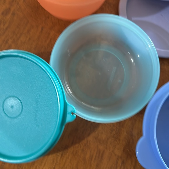 Set of assorted Tupperware items - Picture 2 of 9